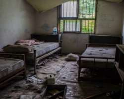 It is said that the director of the hospital was a It is said that the director of the hospital was abandoned after killing a number of patients in the hospital. It is still a mystery where he has gone